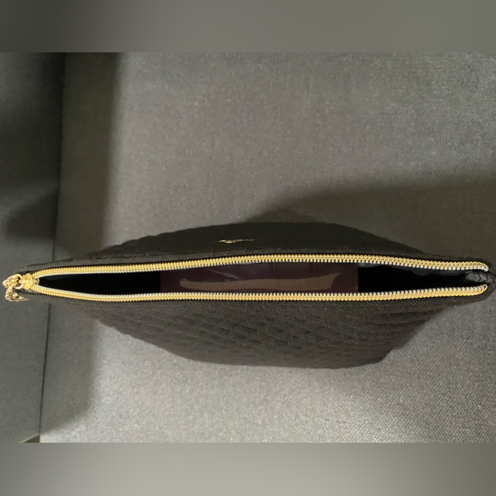 ⭐️Tarte Quilted Cosmetic Makeup Jewelry Bag Wristlet Clutch Purse Gold Chain - Picture 11 of 16